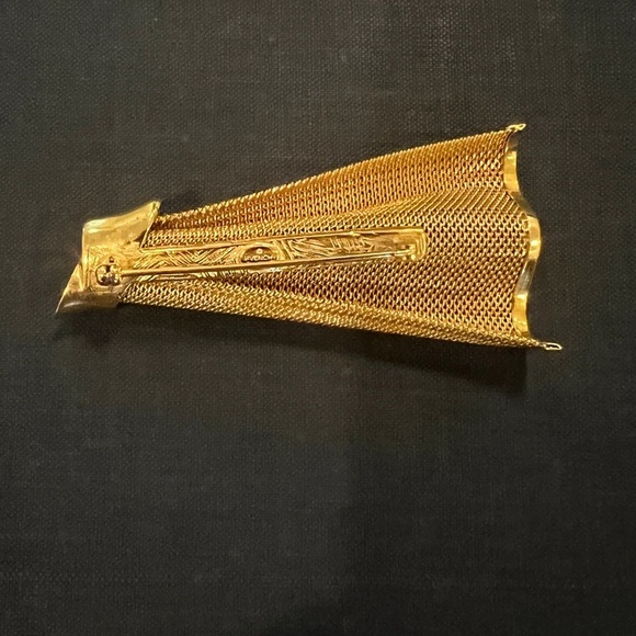 VINTAGE GIVENCHY GOLD MESH DESIGNER RUNWAY BROOCH PIN - Picture 5 of 8